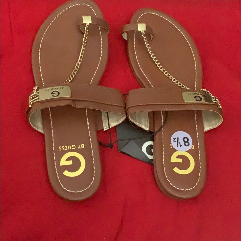 Guess sandal with chain